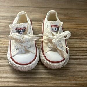 White converse size 4c